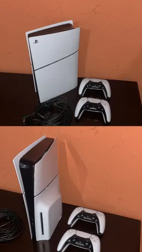 PlayStation 5 Slim com leitor, 1TB, 2 controles e cabos inclusos.