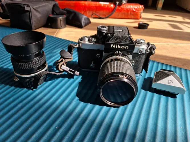 Nikon F2 AS Mecânica + 2 Lentes Nikkor 43-86mm e 28mm + 2 Visores