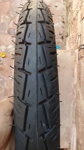Pneu traseiro Titan