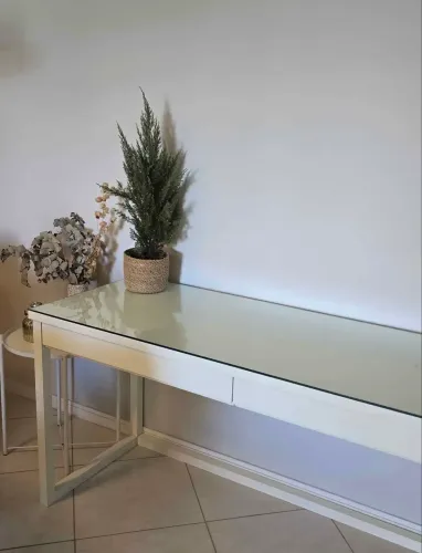 Escrivaninha/ penteadeira branca