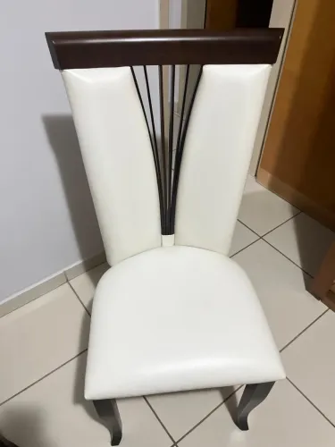 CADEIRAS EM COURO(02 peças)