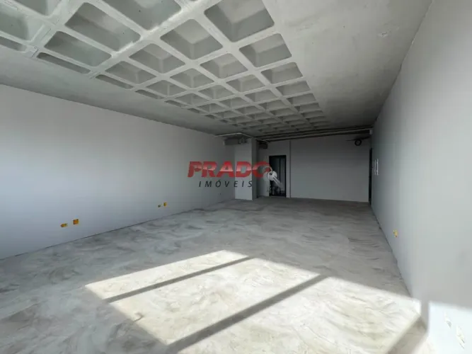 Sala para alugar em Maringá, Zona Armazém, com 71.48 m², PHENOM