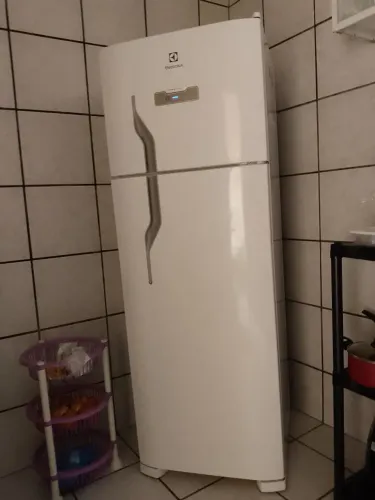 Geladeira Electrolux Duplex DFN41 - Branca - Em bom estado