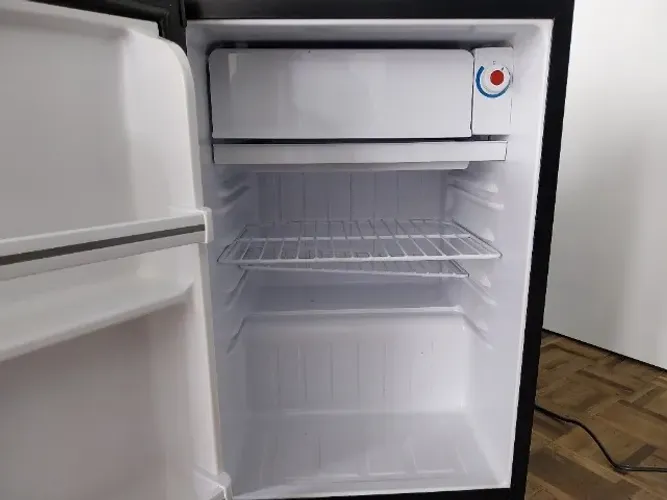 FRIGOBAR VENDO - SEMI NOVO