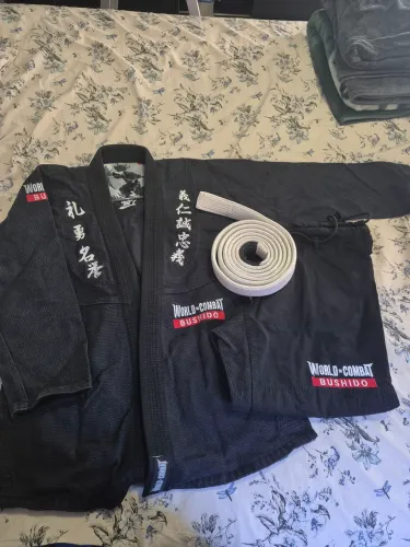Kimono World Combat Bushido - Preto - Tamanho A3 + Faixa branca