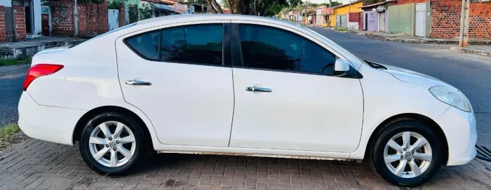 Nissan Versa SL 1.6 16V Flex Fuel 4P Mec. 2014