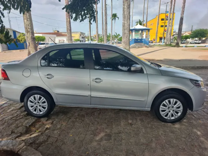 Volkswagen Voyage Trend 1.6 MI Total Flex 8V 4P 2013