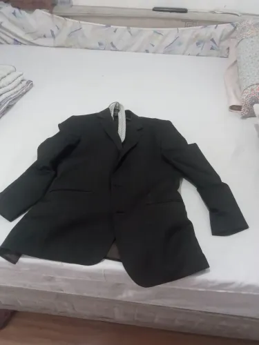 Terno com calça e gravata 