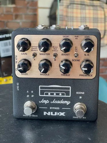 Pedal Simulador de amp Nux Amp Academy
