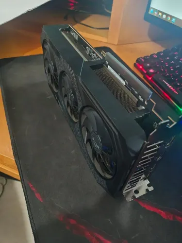 Placa de Vídeo Asus TUF 3 RX 5600 XT EVO Gaming 6GB - R$1.200