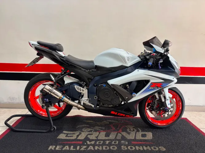 GSX R 750c SRAAD 2013 MUITO NOVA (DIVIDO 21 VEZES CARTAO )