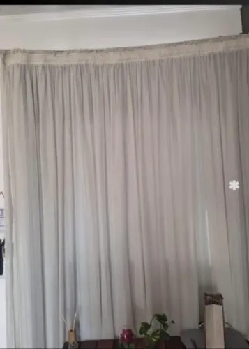 Cortina branca 2,50x2m com trilho