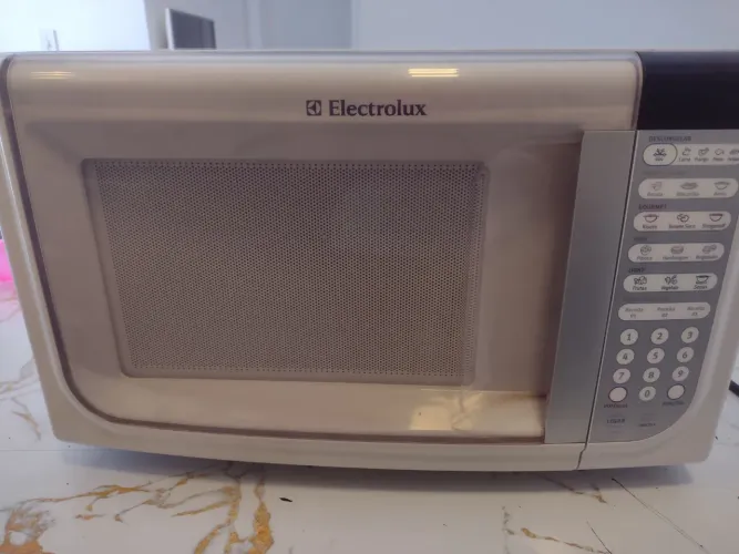 Microondas 31 litros excelente 