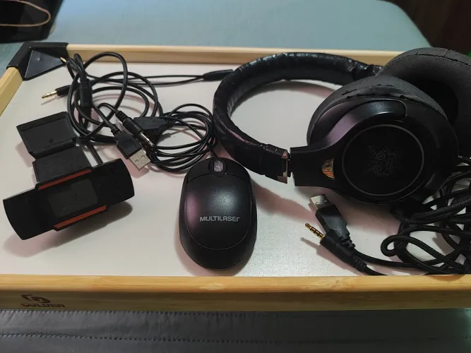 Kit Fone Gamer com Microfone + Câmera de Vídeo  + Mouse pad com fio USADOS 