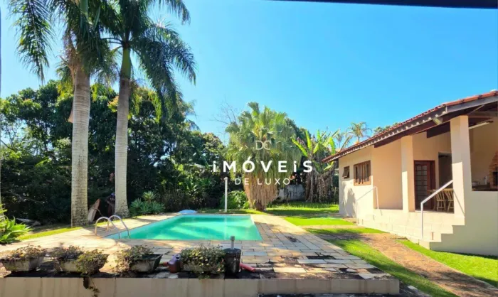 Casa com piscina e amplo quintal à venda no Condomínio Zuleika Jabour, Salto/Sp