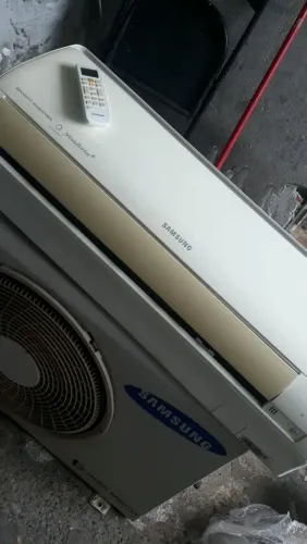 Vendo ar condicionado 12.000 btus inverter com detalhevpara mais informações *