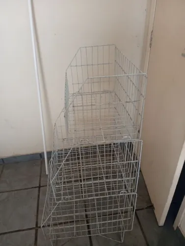 cesta de ferro pra comércio várias unidades 100 reais 