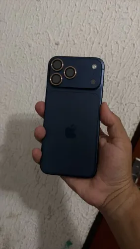 iPhone 17 pro Max semi novo