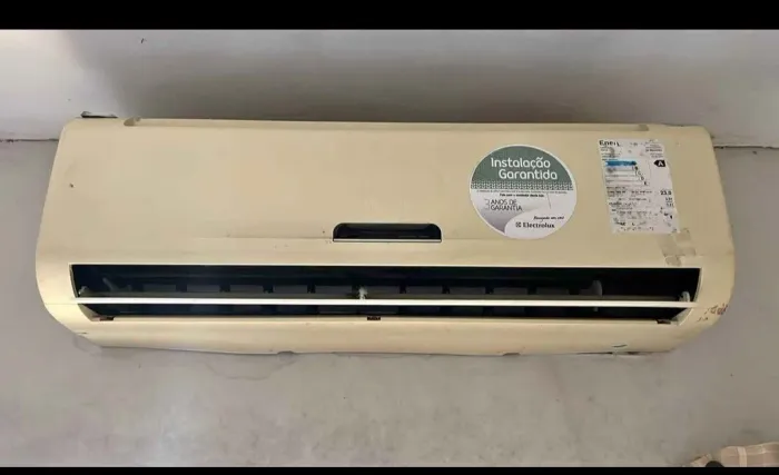 Vendo um split 12 mil Electrolux