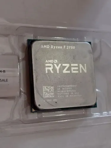 Processador Amd Ryzen 7 2700 não testado.