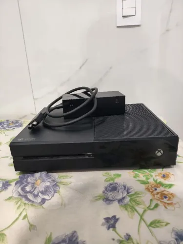 Xbox One Fat 500GB + 2 Controles + 3 jogos mídia física