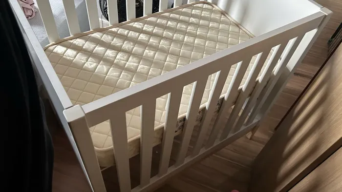 Berço Divicar Medio - Perfeito para espaços pequenos