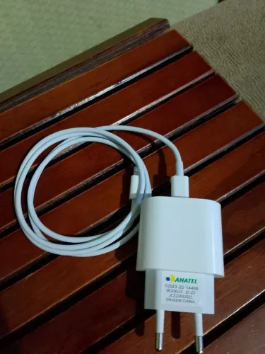 Carregador original Apple do iPhone