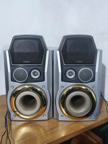 AIWA T99 / PAR CAIXAS