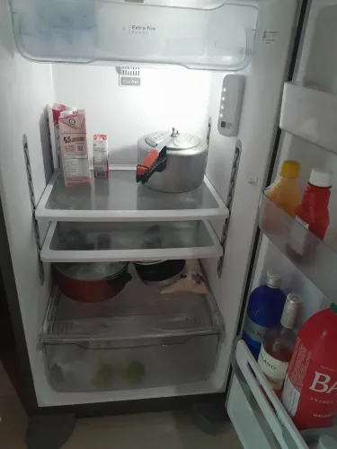 Vende se geladeira em ótimo estado 