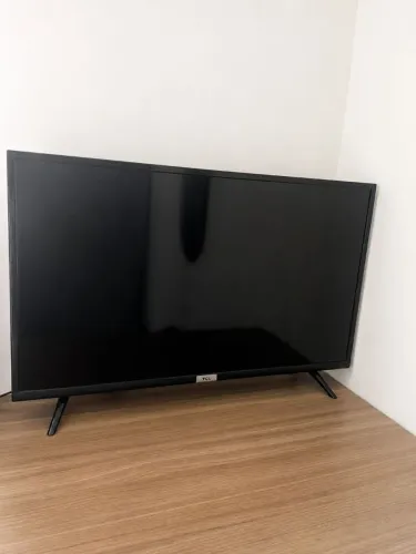 TV TCL 32 polegadas com defeito 