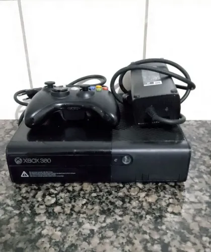 Xbox super slim ORIGINAL (ACEITO TROCAS)