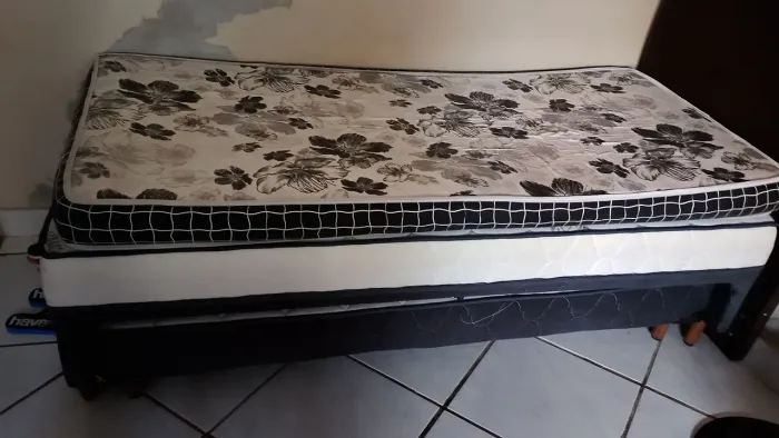 Cama box com auxiliar em baixo