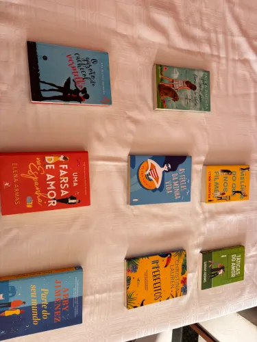 LIVROS VARIADOS DE ROMANCE