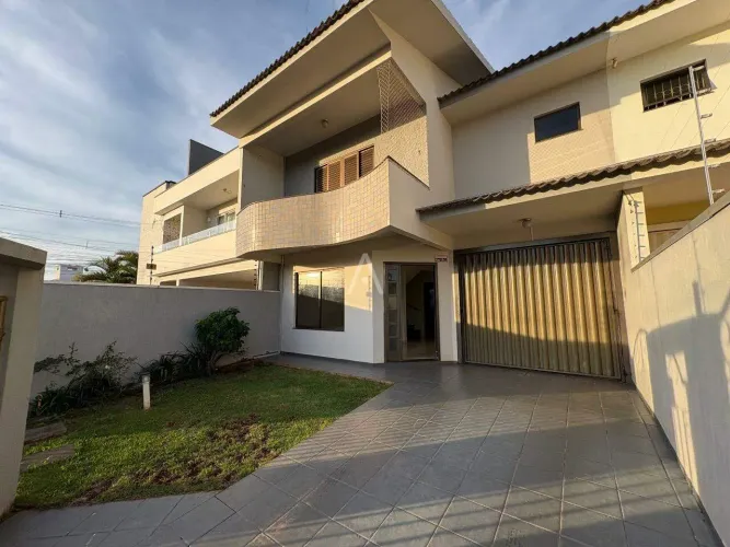 SOBRADO PARA LOCAÇÃO COM PISCINA NO BAIRRO RECANTO TROPICAL