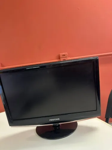 Monitores Dell e Positivo