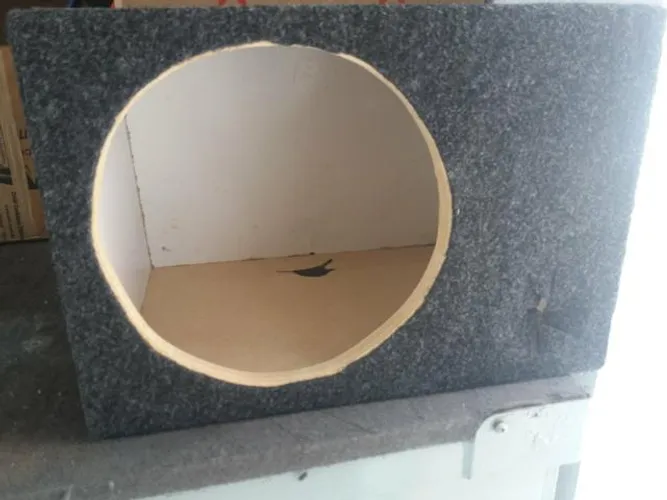 Box para sub de 10 polegadas novo