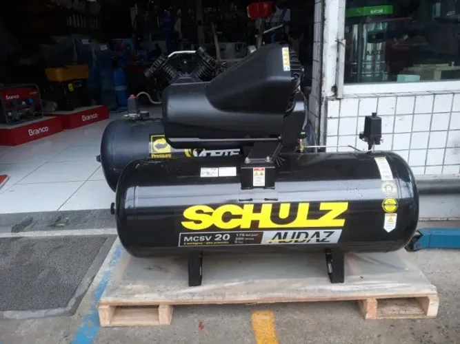 Compressor de Ar Audaz 5HP 20 Pés 200L 175lbf Trifásico 220/380V