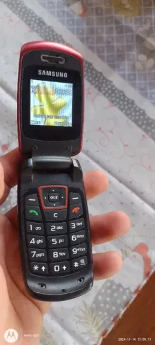 Celular Samsung - Modelo antigo