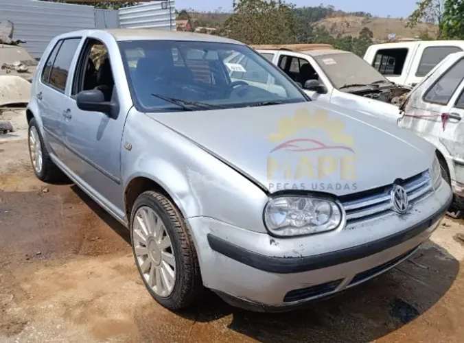 Sucata VW Golf Sapão 1.6 gasolina 2002 para retirada de peças