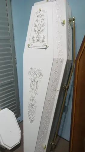 FUNERARIA 24 HORAS PRA LHE ATENDER NO MOMENTO MAIS DIFÍCIL DA SUA VIDA .