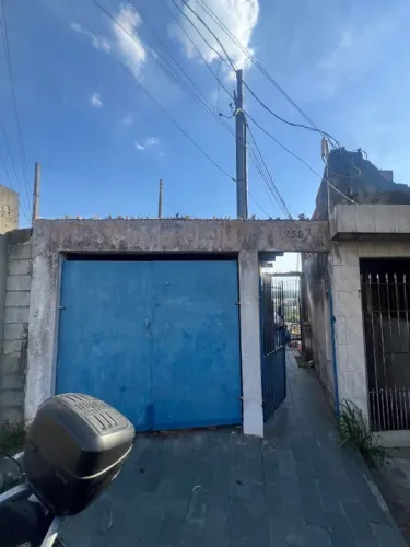 Casa de renda 3 casas no terreno