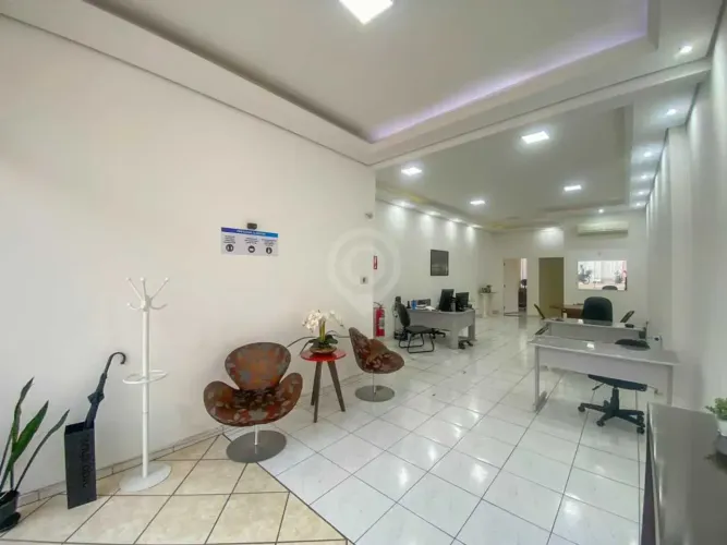 Prédio - / Comercial / Centro
