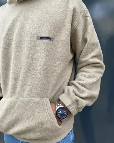 Moleton Essential