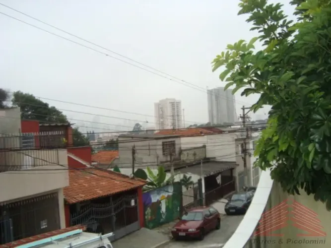 Sobrado a venda na Mooca, 2 dormitórios, 2 banheiros, 2 vagas, edícula térrea, com 3 quart