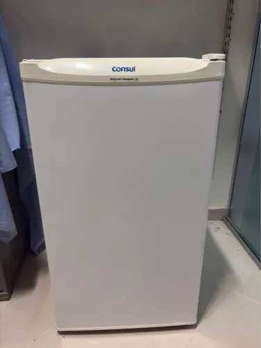 Geladeira Consul Compacta 120 - Ideal para espaços menores