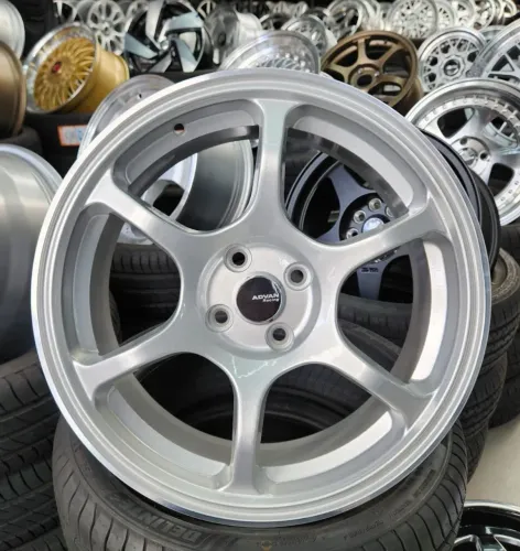 Jogo de rodas Advan Racing aro 17 4x108