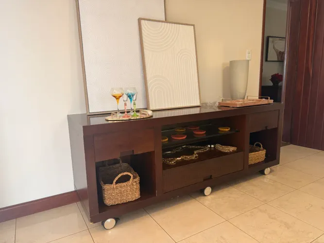 Vendo Buffet/Rack Madeira Maciça