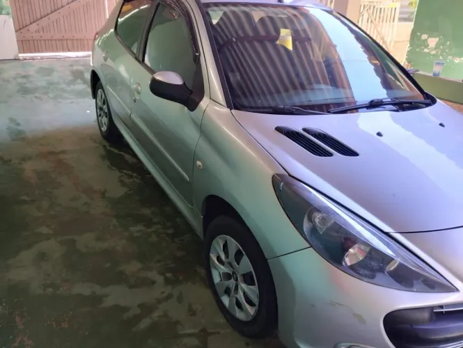 Peugeot 207 XR Sport 1.4 Flex 8V 5P 2010