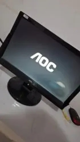 Monitor - AOC 15,6 - Para sair - leve mancha na tela