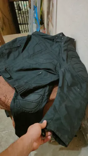 Conjunto de roupa impermeável refletível para viajar